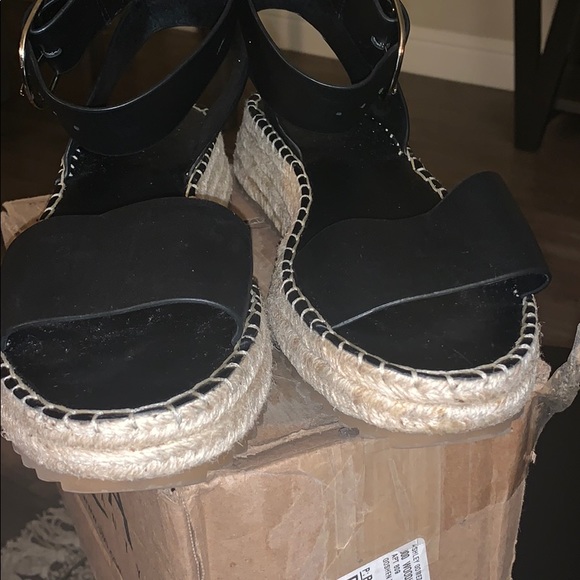 Black Sandals by Zara - Picture 2 of 8